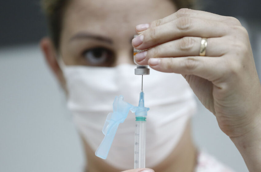  Pesquisa indica que 89,8% dos paranaenses pretendem tomar a vacina contra a Covid-19