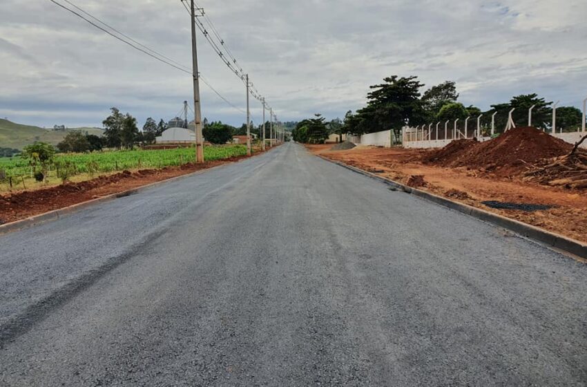  Kaloré: Após empenho da gestão Washington, asfalto em frente a Cocari foi concluído
