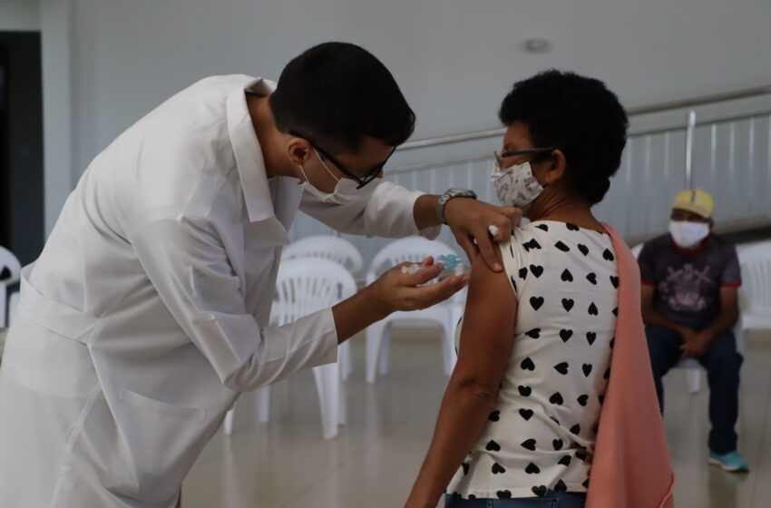  Prefeitura de Ivaiporã vacina grupo prioritário com 64 anos ou mais contra Covid-19