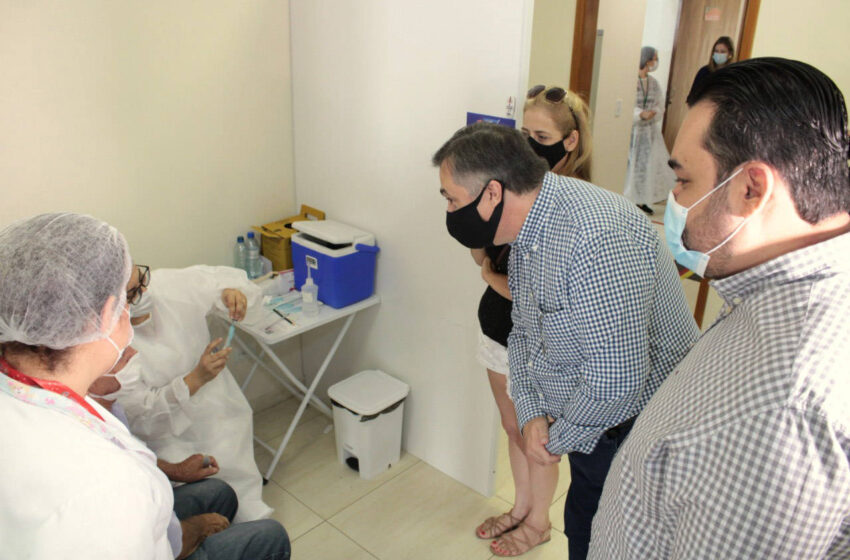  Vacinação e medidas de enfrentamento à pandemia melhoram indicadores no Paraná