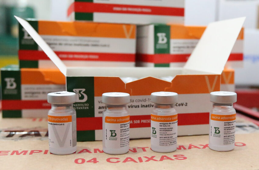  Paraná recebe 62 mil vacinas da Coronavac nesta sexta para ajustes na imunização