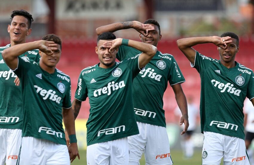  Palmeiras vence clássico e vai à final do Paulista