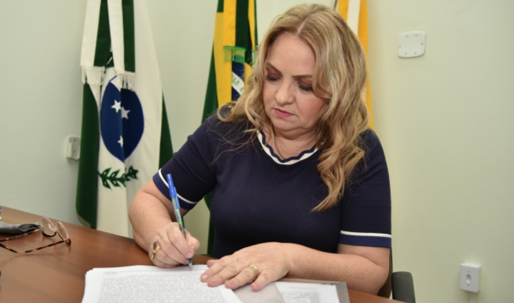  Regina assina ordem de serviço para pavimentação em São pedro do Ivaí