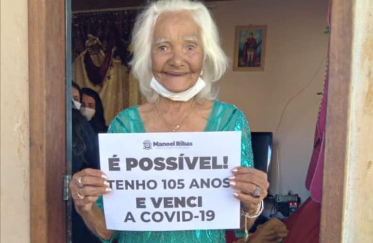  Idosa de 105 anos comemora, após vencer a Covid-19 em Manoel Ribas