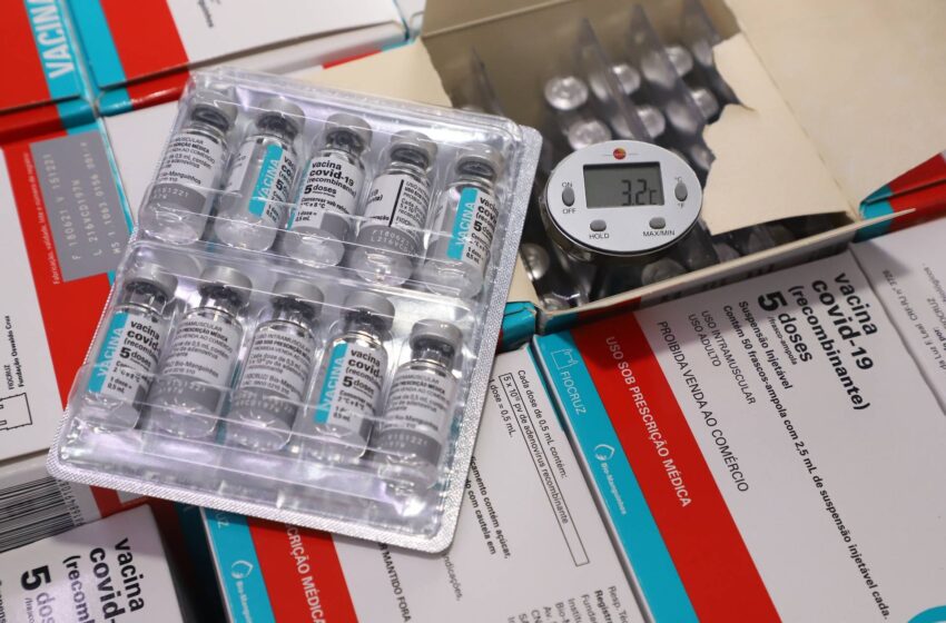  Ministério da Saúde confirma o envio de mais 453,7 mil doses de vacinas contra a Covid-19 ao Paraná