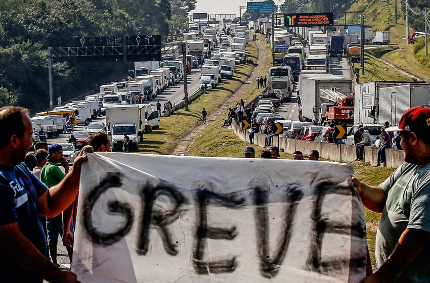  Caminhoneiros podem fazer greve a partir de domingo