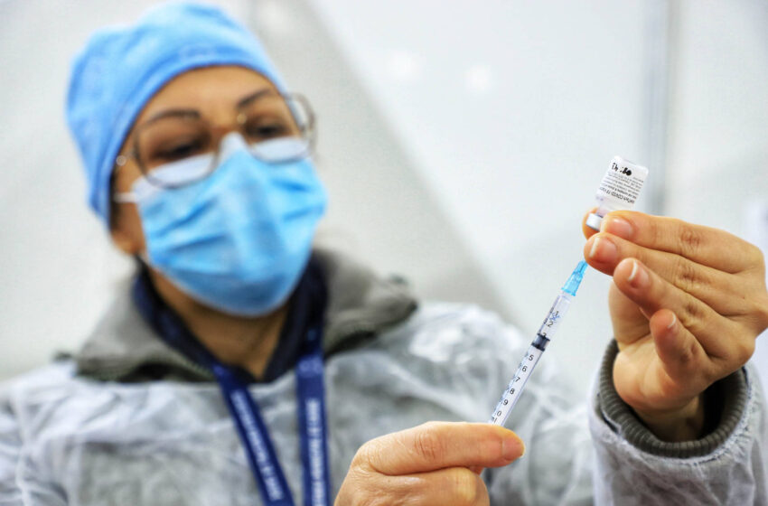  144 municípios paranaenses já vacinam adultos com 18 anos contra a Covid-19