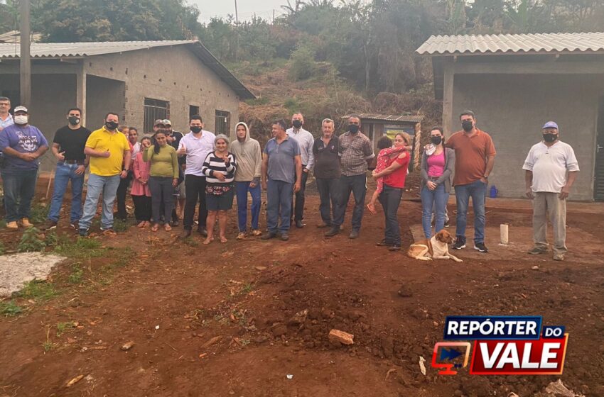  SOLIDARIEDADE – Amigos entregam casa reconstruída após incêndio em Grandes Rios