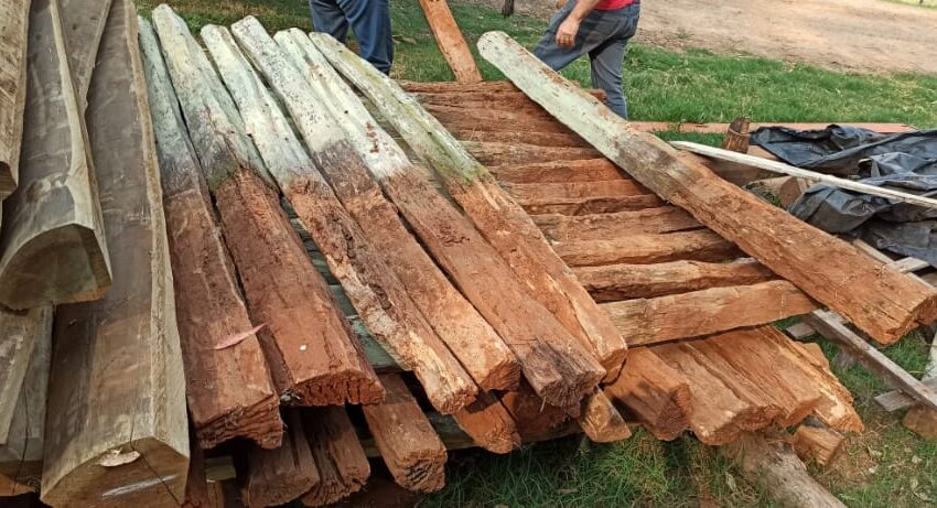  FAXINAL – Policia Civil recupera 65 palanques de madeira furtados