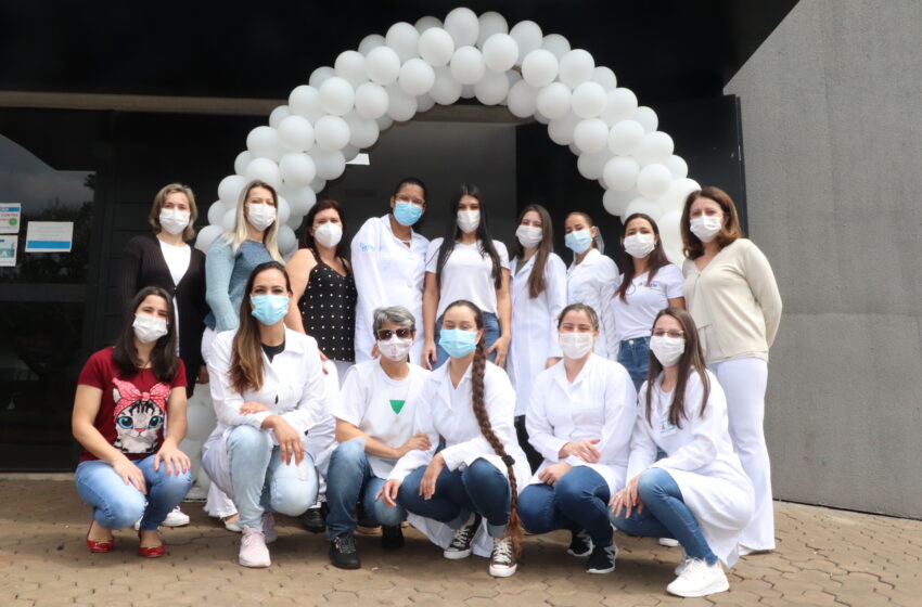  Equipes municipais de saúde de Ivaiporã comemoram vacinação de 97% da população com 1ª dose contra coronavírus