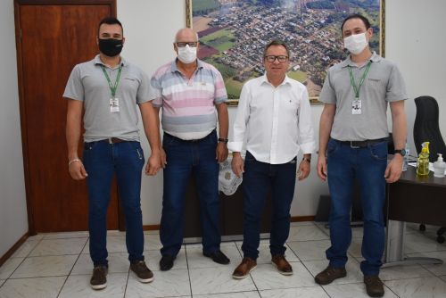  RIO BOM – Prefeito recebe gerente da nova unidade da Cocari