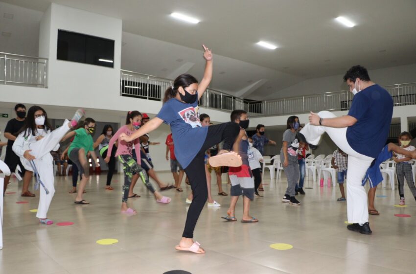  Prefeitura de Ivaiporã oferece aula de capoeira e encanta crianças e adolescentes da Vila Monte Castelo e Jardim Paraná