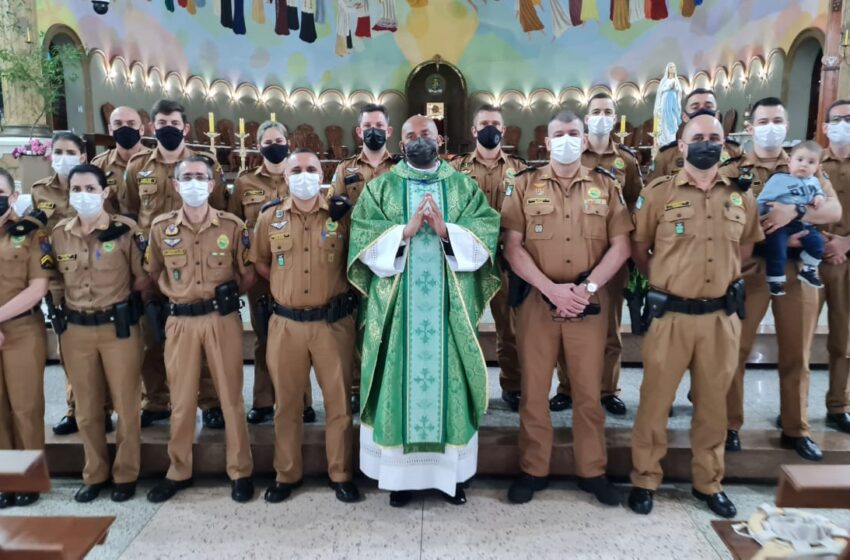  Policiais Militares participam de missa em ação de graças ao aniversário do 10º BPM