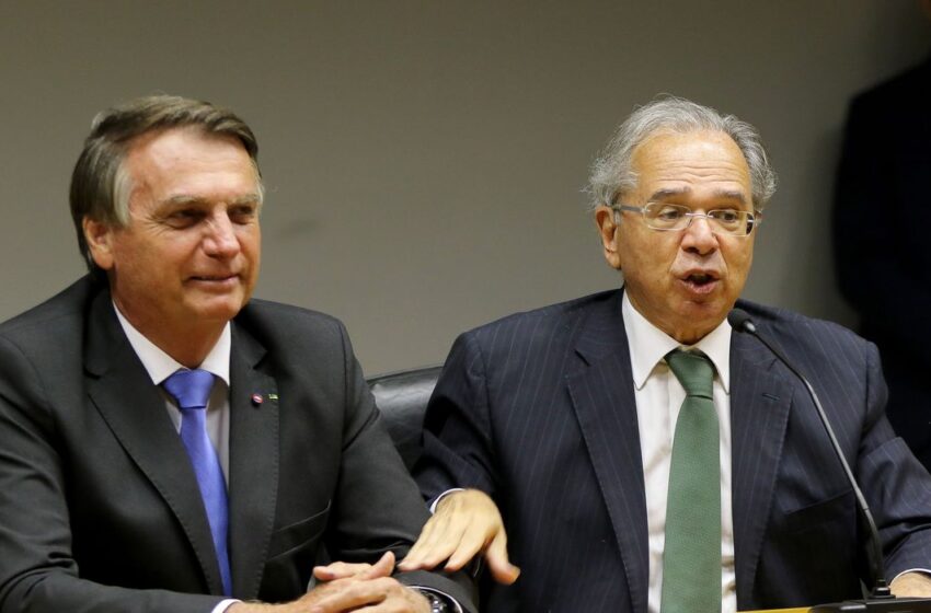  Bolsonaro diz que valor de auxílio foi decidido com responsabilidade