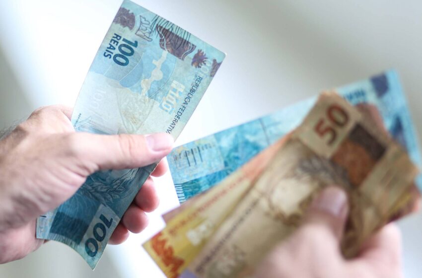  Salário mínimo regional será reajustado em 100% do INPC e deve partir de R$ 1,6 mil