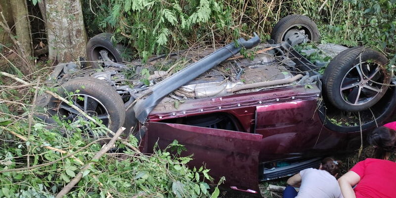  Fim de Semana: Motorista morre após carro cair em ribanceira em Cruzmaltina