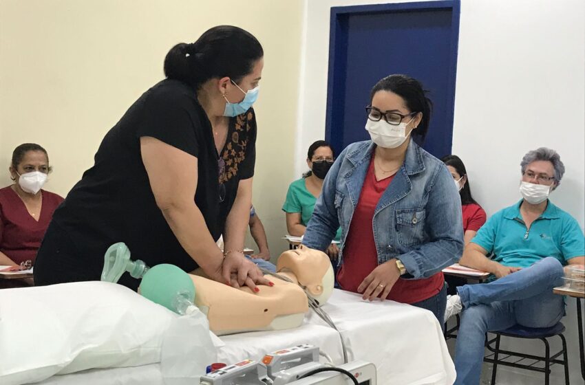  Profissionais de Saúde da UPA 24h de Ivaiporã atualizam treinamentos em emergências cardiovasculares