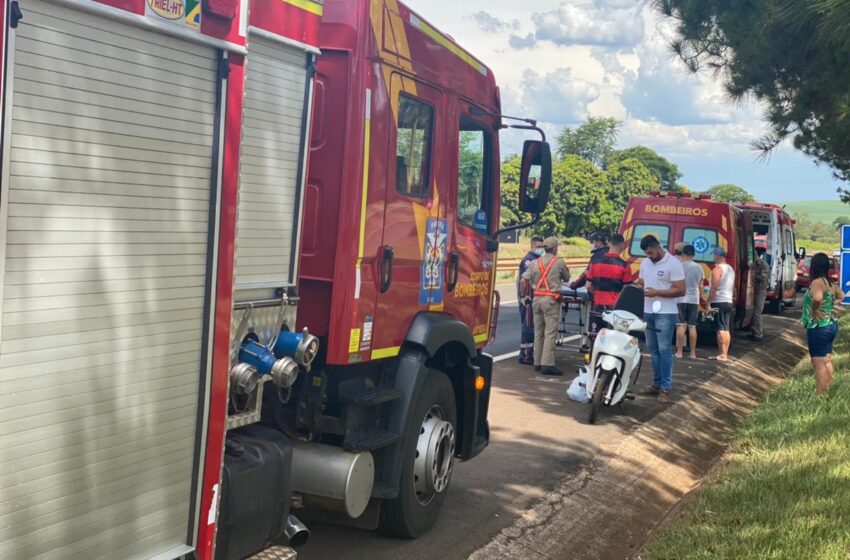  Dois jovens ficam feridos em acidente de moto próximo de Apucarana; Assista