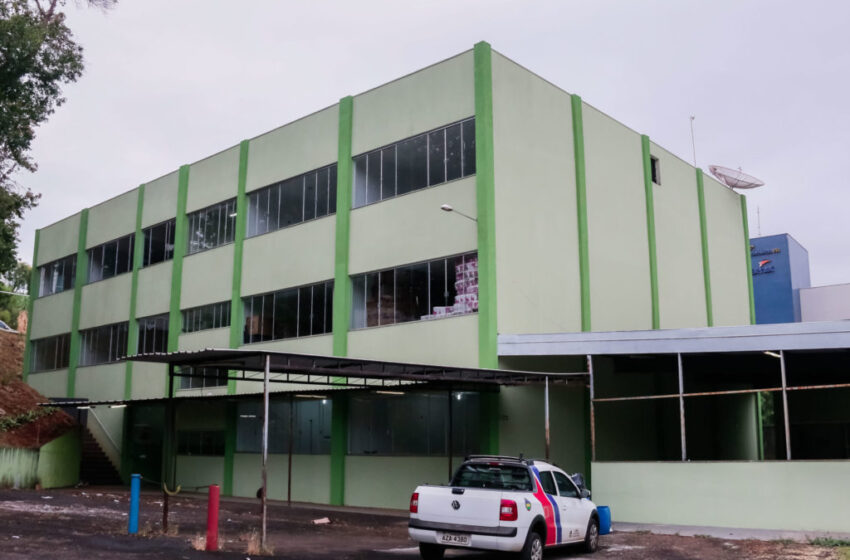  Prefeito de Apucarana inaugura nova sede da Autarquia de Educação