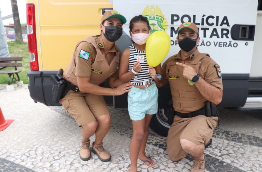  Iniciativa de policiais no Litoral aproxima crianças do dia a dia da PM