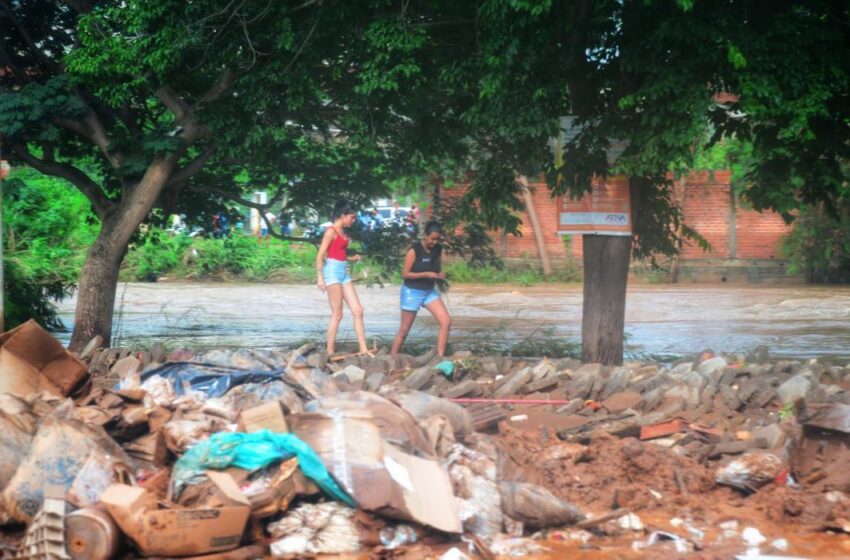  Sobe para 24 número de mortos devido às chuvas em Minas Gerais