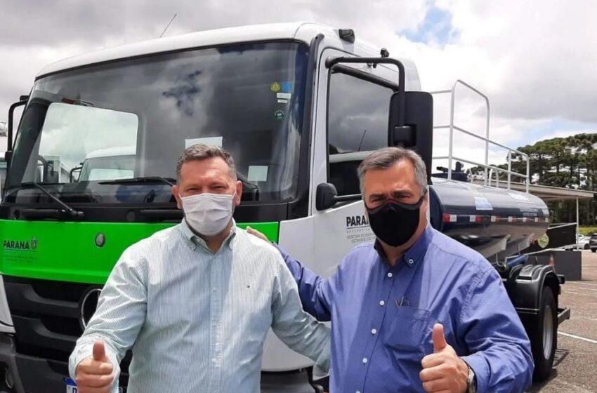  Apucarana recebe dois caminhões do Governo do Estado