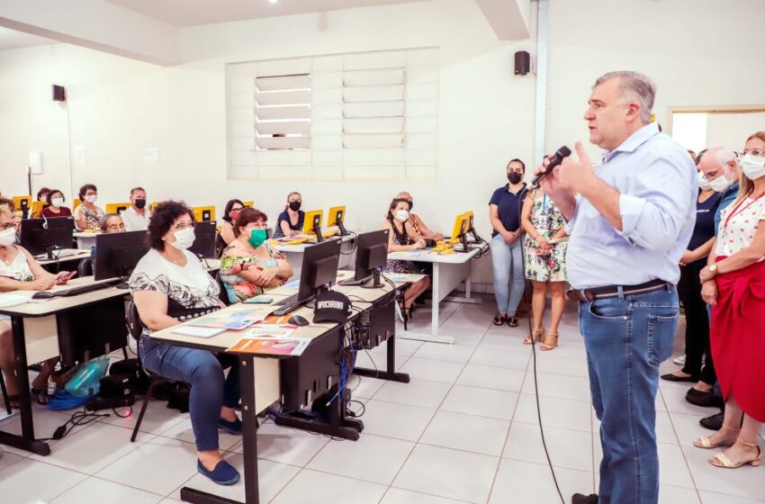  Workshop básico de smartphone reúne 70 idosos em Apucarana
