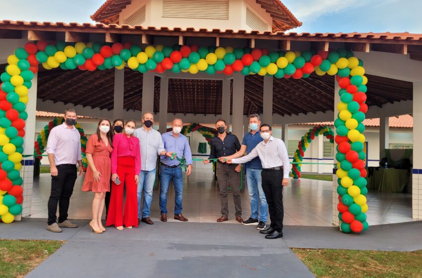  Prefeitura de Ivaiporã inaugura Escola Municipal no Alto Porã no valor de R$1,26 milhão e Capela Mortuária