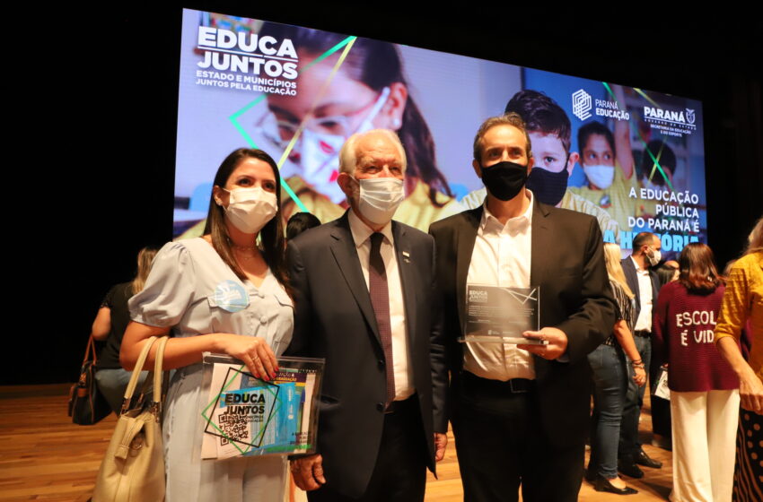  Secretaria Municipal de Educação de Ivaiporã recebe prêmio de Reconhecimento do programa Educa Juntos