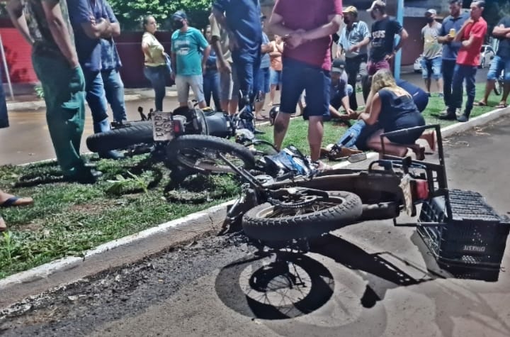  Duas pessoas ficam feridas em acidente entre motos em Borrazópolis