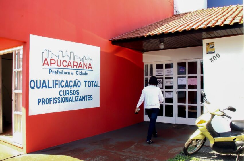  Apucarana inscreve para curso industrial de boné pelo Senai