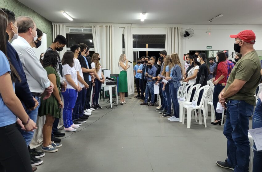  Projeto da vereadora Gertrudes Bernardy permitirá 10 alunos da rede estadual estagiar na Prefeitura de Ivaiporã