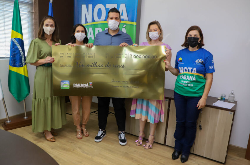  Ganhador de R$ 1 milhão do Nota Paraná recebe prêmio no dia do seu aniversário