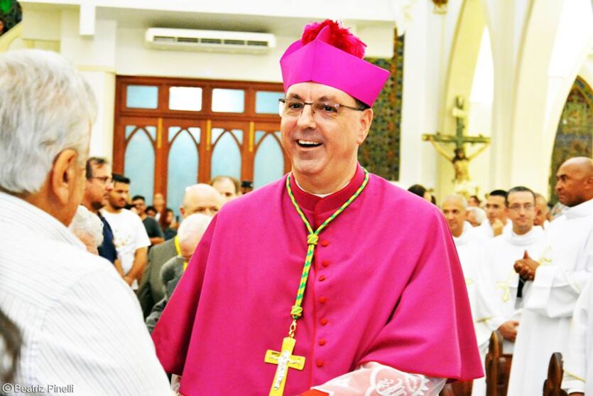  “Eu amo Apucarana” diz Bispo Dom Carlos ao receber título de cidadão honorário