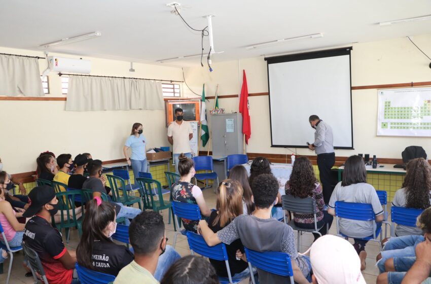  Em parceria com o SEBRAE Prefeitura de Jardim Alegre realiza Palestra sobre empreendedorismo no Colégio do Campo José Martí