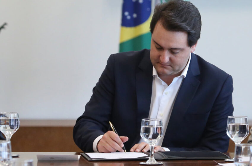  Governador Ratinho JR troca seis secretários após saída para as eleições