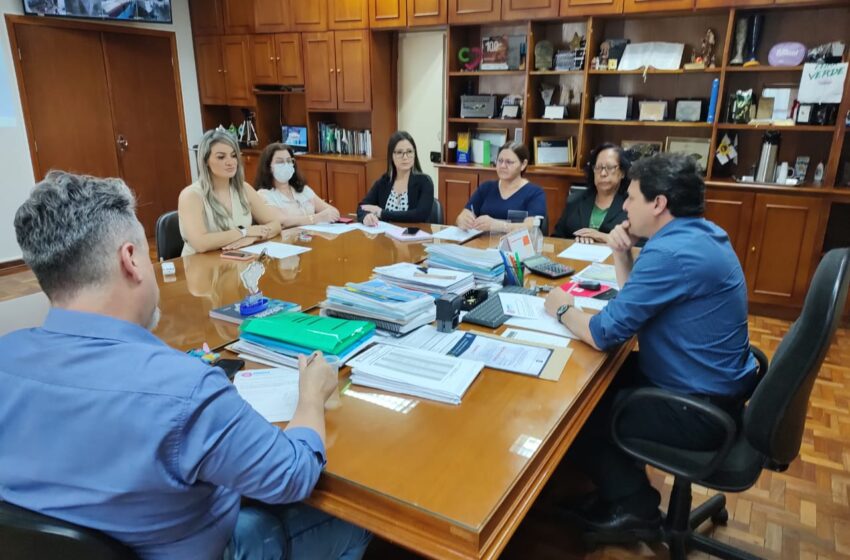  Prefeitura de Apucarana e Sindispa negociam pautas pró-funcionalismo