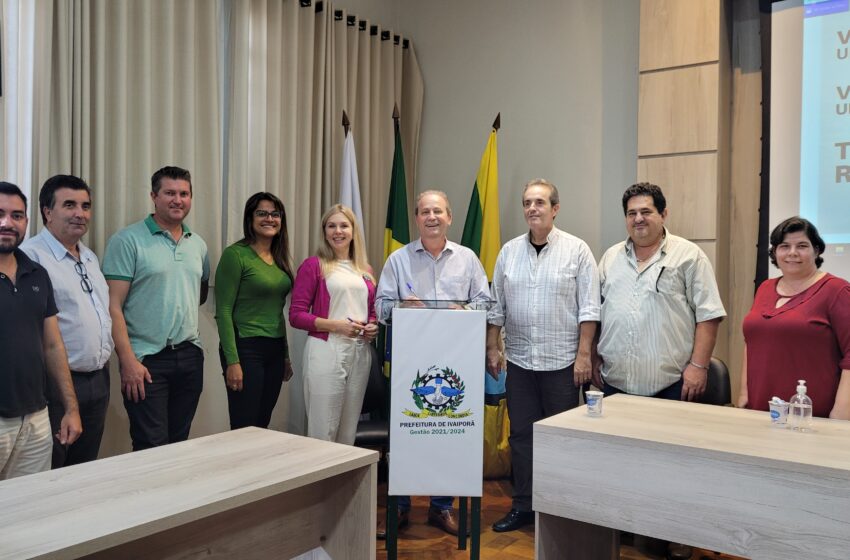  Prefeito Carlos Gil assina ordem de serviço para construir 2 UBS em Ivaiporã