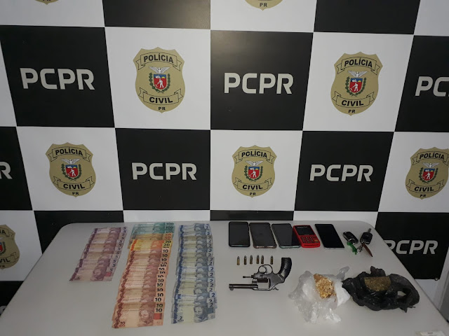  Polícia Civil de Faxinal prende acusados de tráfico com droga, dinheiro e arma