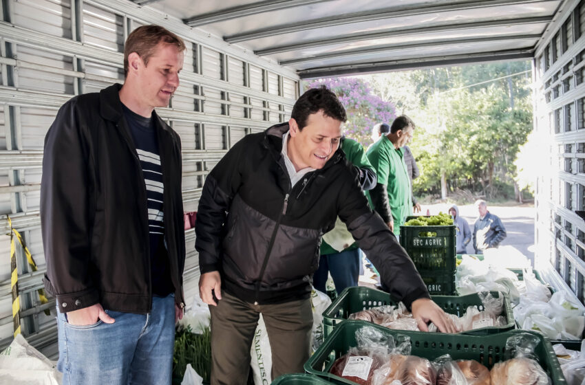  APUCARANA – Feira Verde chega ao Adriano Correia e  troca recicláveis por alimentos frescos