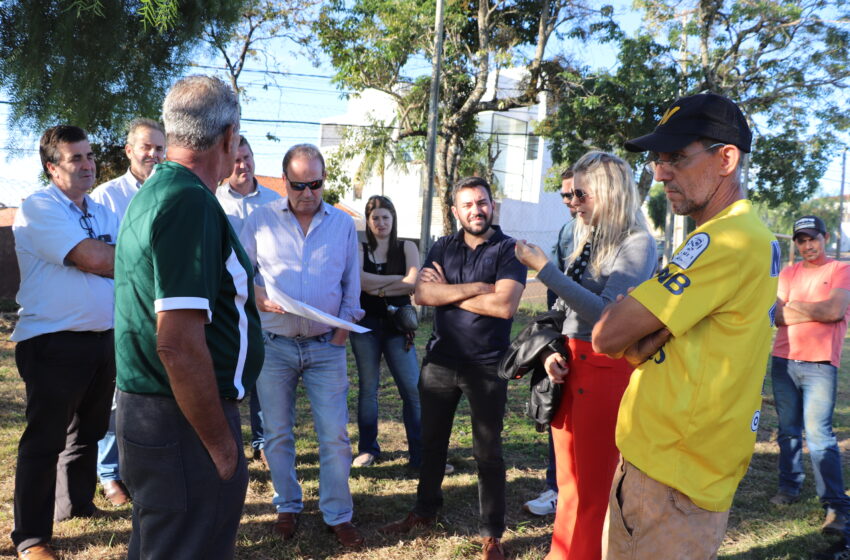  Prefeito de Ivaiporã apresenta projeto comunitário a moradores do Jardim Alto da Glória a pedido de 3 vereadores