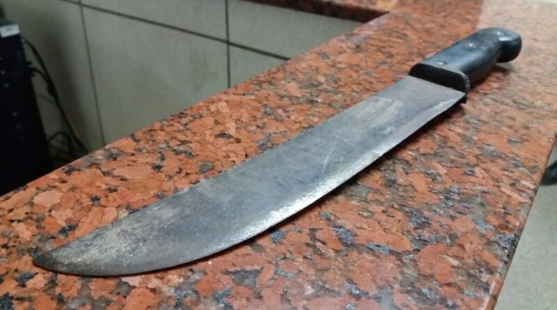  PM de Faxinal prende homem que usou facão para ameaçar mulher