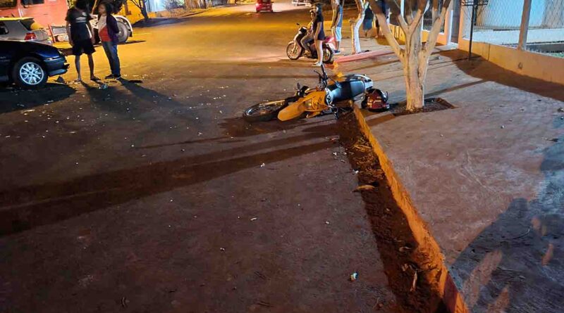  Acidente entre motocicleta e carro deixa duas pessoas feridas, em Borrazópolis