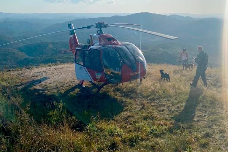  EQUIPE RESGATA PILOTO QUE SE ACIDENTOU NO PARANÁ