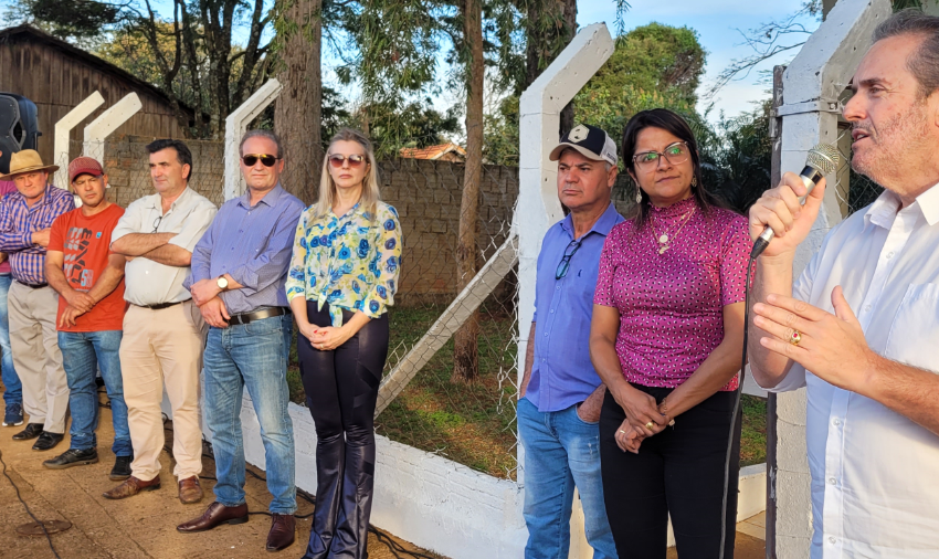  Prefeito de Ivaiporã entrega ambulância no distrito do Santa Bárbara e anuncia obras no valor de mais R$ 2 milhões