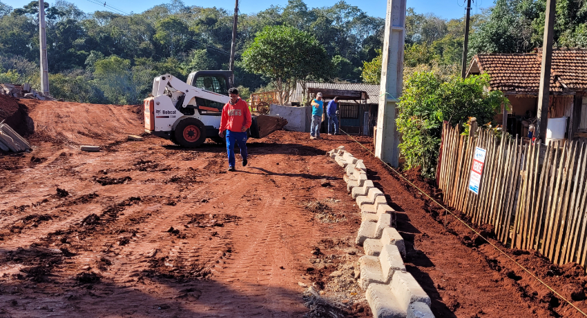  Após 45 anos de espera, moradora agradece à Prefeitura de Ivaiporã por obras na Rua Placídio Miranda