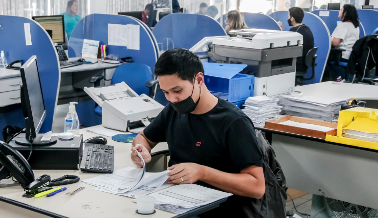  Prefeitura libera 13º salário e injeta R$ 6,8 milhões na economia