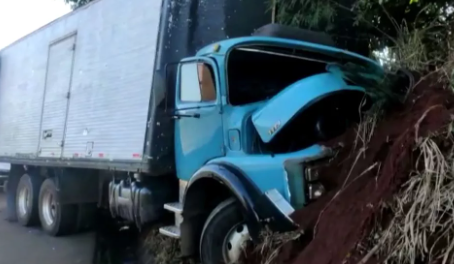  Motorista de carro morre em batida com caminhão na BR-369