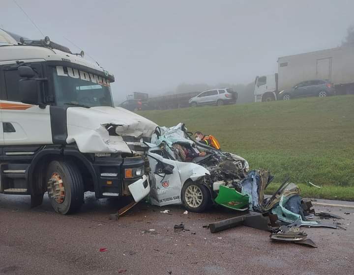  Três mortes são registradas em grave acidente envolvendo carro da Saúde de Teixeira Soares