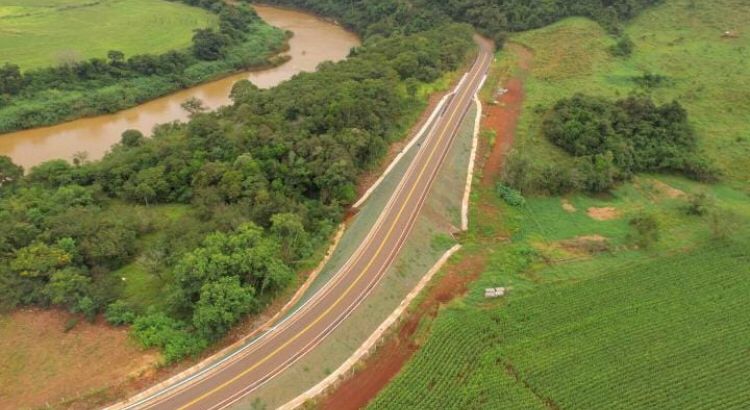  GODOY MOREIRA – Obras contra as chuvas na rodovia dão mais segurança ao Vale do Ivaí